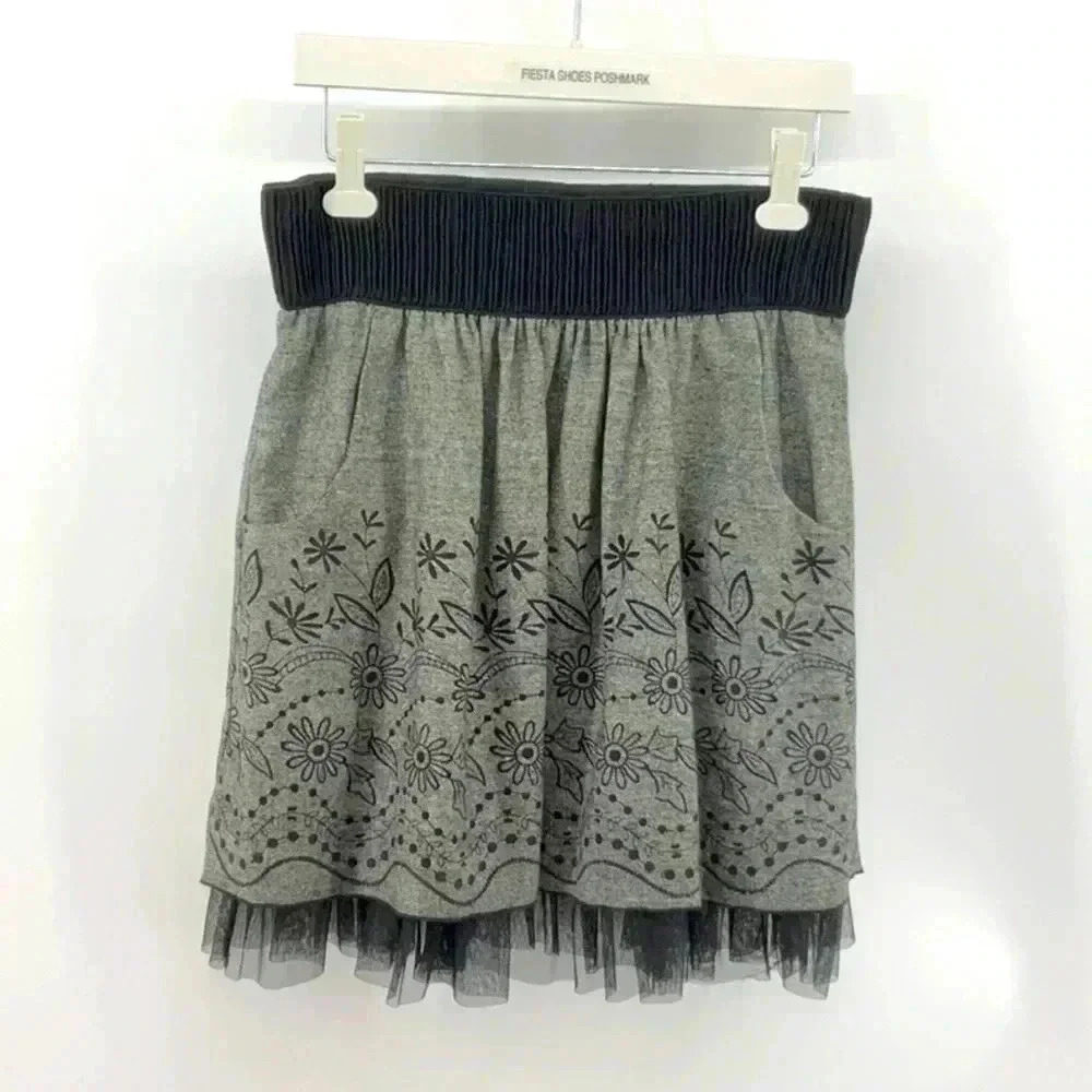 DOLL  SKIRT JOE BENBASSET